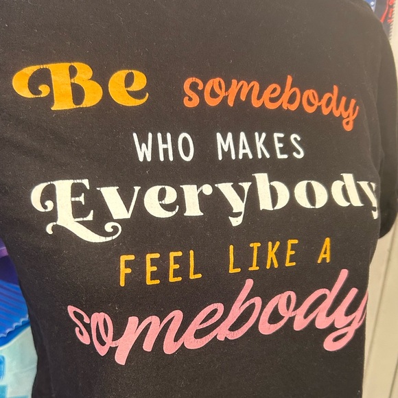 Vibe N’ XS Loose Crop Tee - Picture 3 of 6